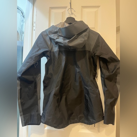 The North Face Women's Summit L5 Fuseform Gore-Tex C-Knit Jacket - Picture 6 of 7